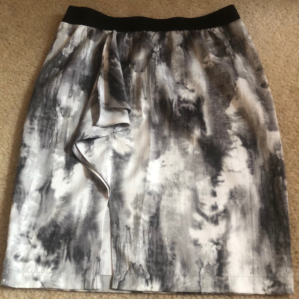 VERA WANG - Pattern Skirt - Size Small